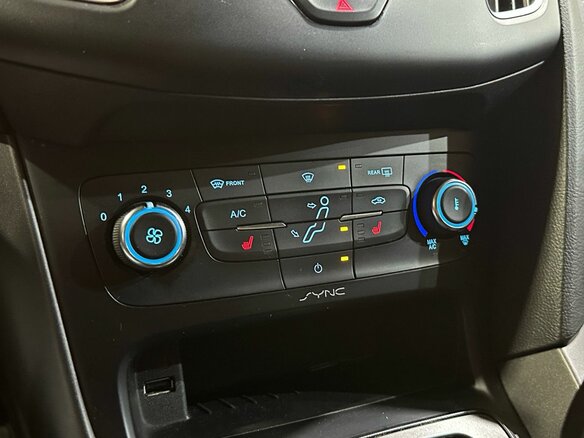 2015 Ford Focus III Рестайлинг, белый, 959900 рублей - вид 13