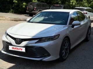 2019 Toyota Camry VIII (XV70), белый, 2848000 рублей, вид 3