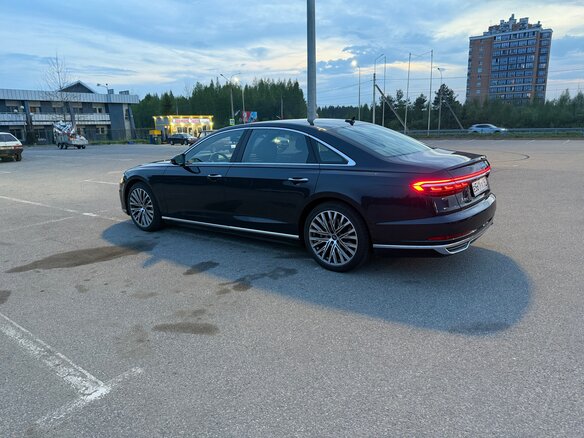 2019 Audi A8 Long 55 TFSI IV (D5), синий, 5250000 рублей - вид 7