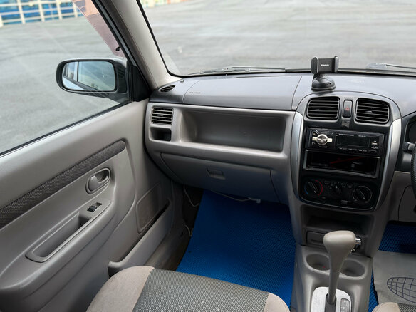 2001 Mazda Demio I (DW), серебристый, 109000 рублей - вид 13