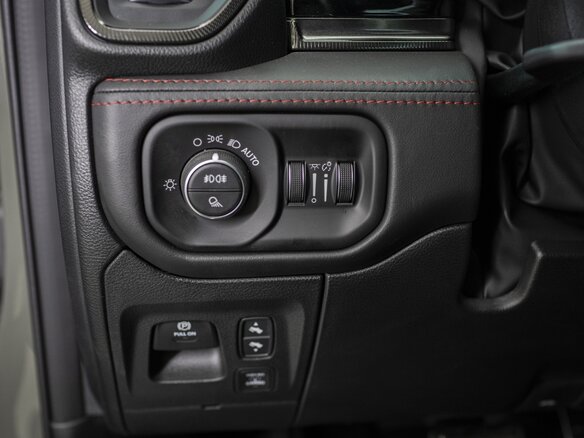2025 Ram 1500 RHO V Рестайлинг, зелёный, 12953911 рублей - вид 6