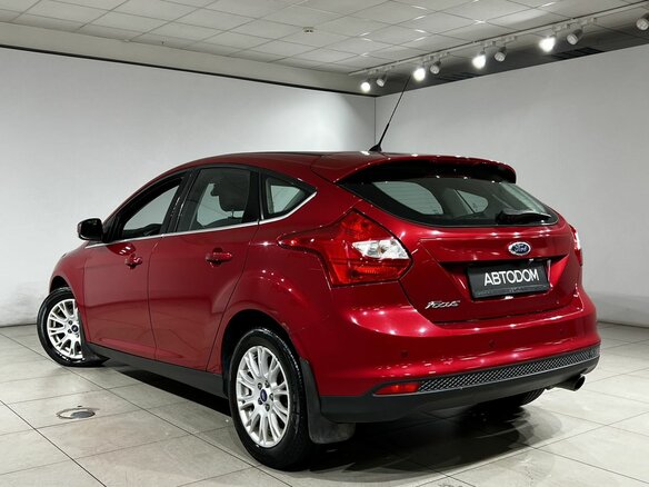 2012 Ford Focus III, красный, 677000 рублей - вид 4