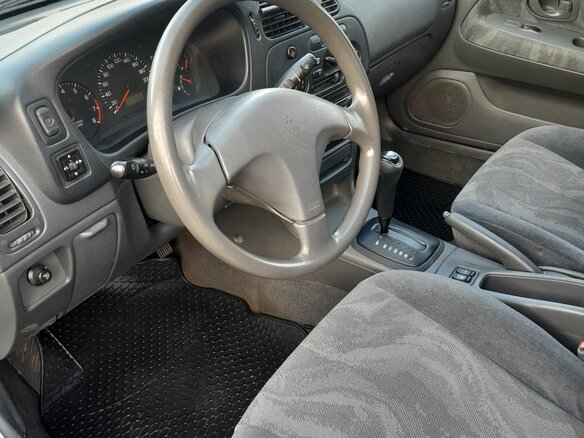 1999 Mitsubishi Lancer VII, серебристый, 280000 рублей - вид 7