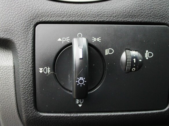 2011 Ford Focus II Рестайлинг, серый - вид 10