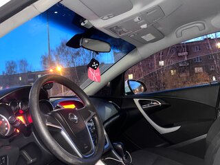 2011 Opel Astra J, белый, 600000 рублей, вид 4