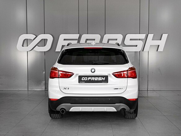 2019 BMW X1 18d xDrive II (F48), белый, 2599000 рублей - вид 3