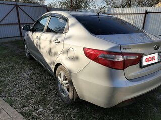 2014 Kia Rio 5-speed III, серебристый, 950000 рублей, вид 5