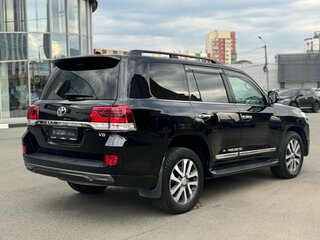2016 Toyota Land Cruiser 200 Series Рестайлинг 2, чёрный, 4580000 рублей, вид 4