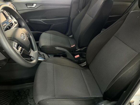 2022 Hyundai Solaris II Рестайлинг, белый, 1546777 рублей - вид 10
