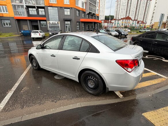 2010 Chevrolet Cruze I, серый - вид 2