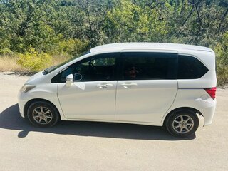 2010 Honda Freed I, белый, 900000 рублей, вид 4