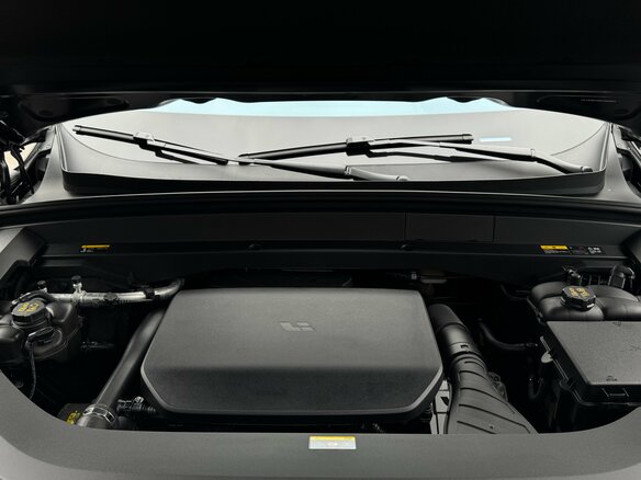 2025 Li Auto (Lixiang) L9 52.3 kWh I Рестайлинг, чёрный, 11990000 рублей - вид 37
