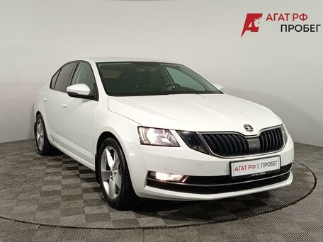 2019 Skoda Octavia III (A7) Рестайлинг, белый, 1860000 рублей, вид 1