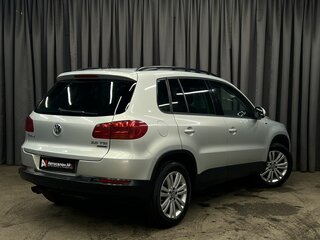 2015 Volkswagen Tiguan I Рестайлинг, серебристый, 1249900 рублей, вид 3