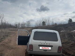 2002 Lada (ВАЗ) 2121 (4x4) I Рестайлинг, белый, 585000 рублей, вид 4