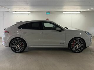 2026 Porsche Cayenne GTS Coupé III Рестайлинг, серый, 29490000 рублей, вид 2