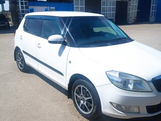 2010 Skoda Fabia II Рестайлинг, белый, 815000 рублей, вид 2