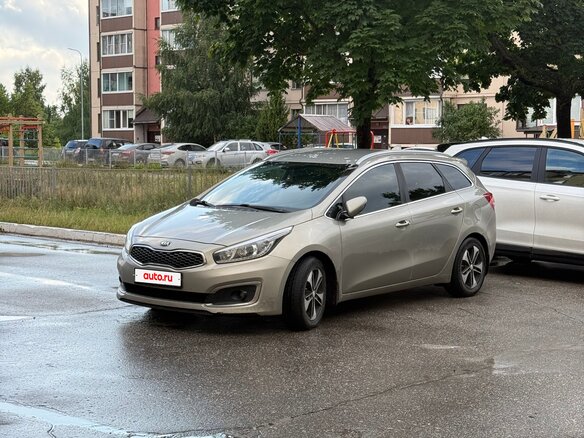2017 Kia Ceed II Рестайлинг, серебристый, 1149000 рублей