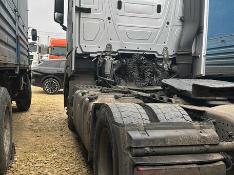 2023 Mercedes-Benz Actros, серый, 8999337 рублей, вид 4