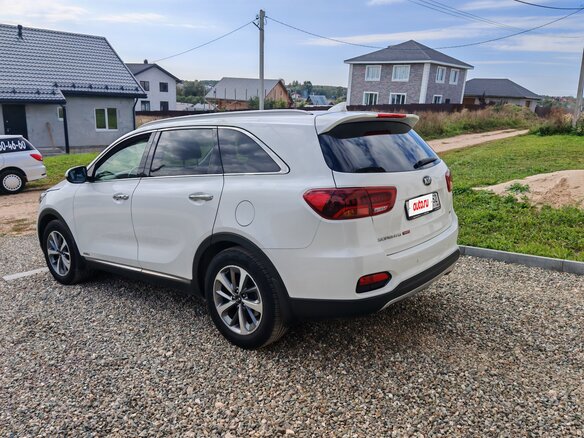 2018 Kia Sorento III Prime Рестайлинг, белый, 2600000 рублей - вид 7