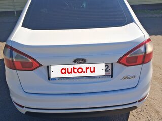 2015 Ford Fiesta Mk6 Рестайлинг, белый, 800000 рублей, вид 4