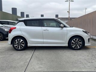 2023 Suzuki Swift V Рестайлинг, белый, 1062000 рублей, вид 5