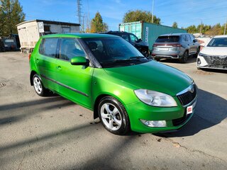 2010 Skoda Fabia II Рестайлинг, зелёный, 699000 рублей, вид 3