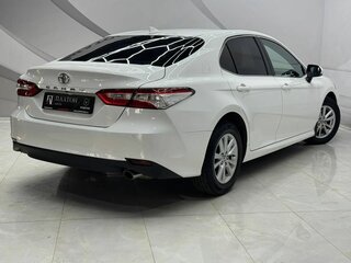 2020 Toyota Camry VIII (XV70), белый, 2579000 рублей, вид 5