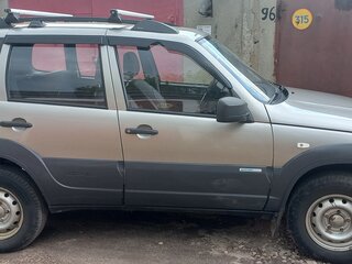 2015 Chevrolet Niva I Рестайлинг, серый, 710000 рублей, вид 3
