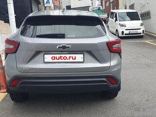 2024 Chevrolet Trax II, серебристый, 1746000 рублей, вид 2