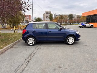 2011 Skoda Fabia II Рестайлинг, синий, 400000 рублей, вид 4