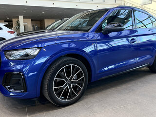 2021 Audi Q5 45 TFSI II (FY) Рестайлинг, синий, 4500000 рублей, вид 2