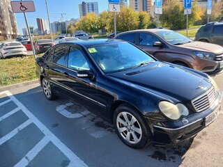 2001 Mercedes-Benz C-Класс 220 II (W203), чёрный, 699000 рублей, вид 1