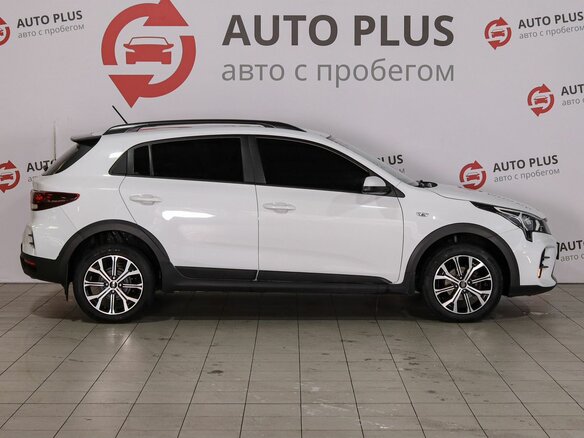 2021 Kia Rio X IV Рестайлинг, белый, 1365000 рублей - вид 4