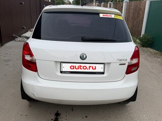 2012 Skoda Fabia II Рестайлинг, белый, 500000 рублей, вид 4