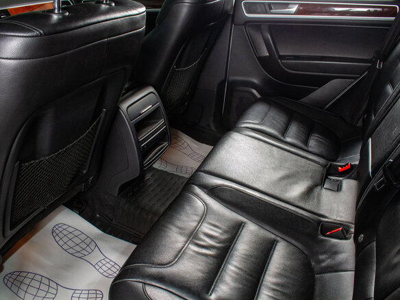 2012 Volkswagen Touareg II, серебристый, 1599000 рублей - вид 15