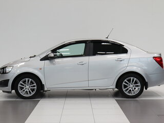2014 Chevrolet Aveo II, серебристый, 710000 рублей, вид 5