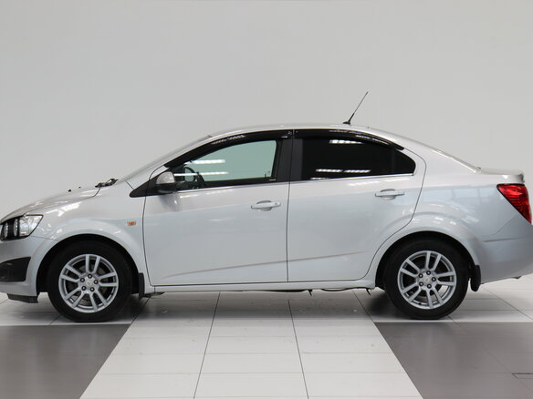 2014 Chevrolet Aveo II, серебристый - вид 4