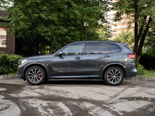 2021 BMW X5 40i IV (G05/G18), серый, 7000000 рублей, вид 4