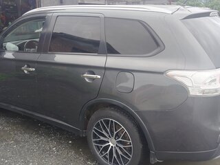 2014 Mitsubishi Outlander III Рестайлинг, серый, 1300000 рублей, вид 5