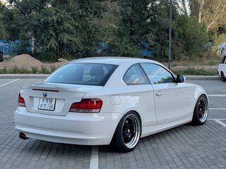 2010 BMW 1 серии 125i I (E81/E82/E87/E88) Рестайлинг, белый, 1450000 рублей, вид 2