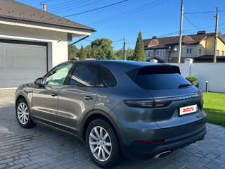 2019 Porsche Cayenne III, серый, 5690000 рублей, вид 2