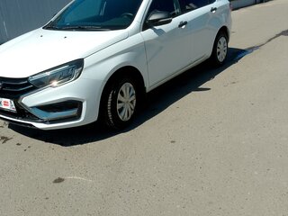 2023 Lada (ВАЗ) Vesta I Рестайлинг (NG), белый, 900000 рублей, вид 2