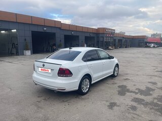 2019 Volkswagen Polo V Рестайлинг, белый, 1080000 рублей, вид 4