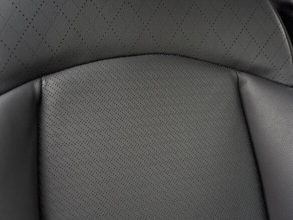 2021 Mini Hatch Cooper III (F55/F56) Рестайлинг 2, чёрный, 3790000 рублей - вид 32