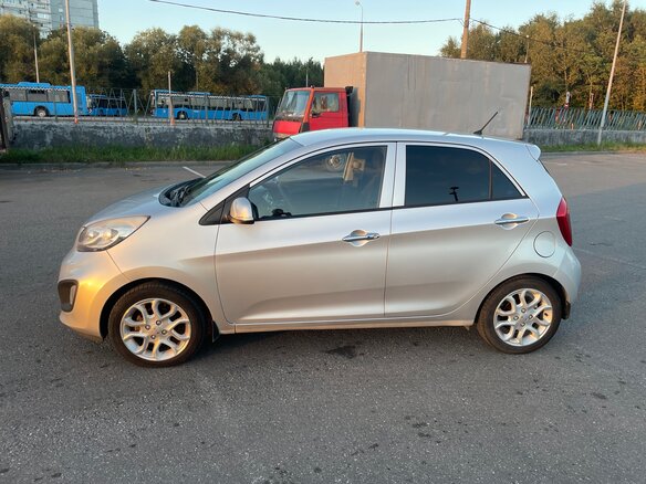 2012 Kia Picanto II, серебристый, 900000 рублей - вид 2