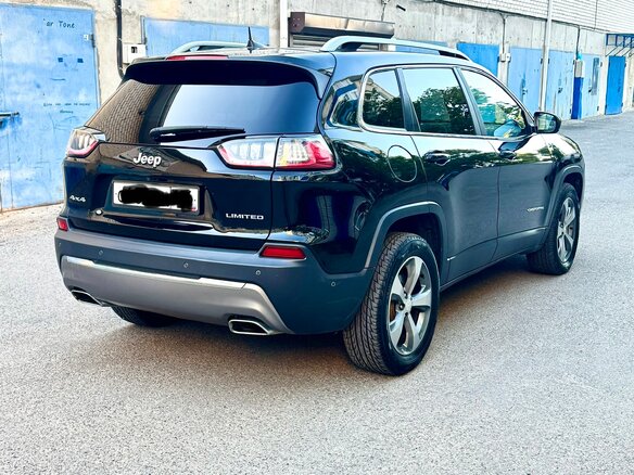 2018 Jeep Cherokee V (KL) Рестайлинг, чёрный, 2500000 рублей - вид 4
