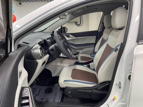 2023 BYD Yuan Pro (47 kWh) I Рестайлинг 2 (Pro), белый - вид 24