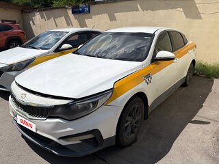 2019 Kia Optima IV Рестайлинг, белый, 950000 рублей, вид 1