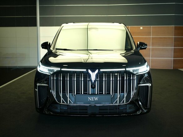 2026 Voyah Dream I, чёрный, 15000000 рублей - вид 3